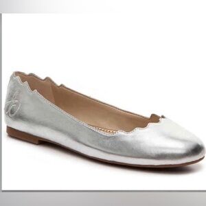Sam Edelman Finnegan Scalloped Silver Ballet Flats Womens size 6M Preloved